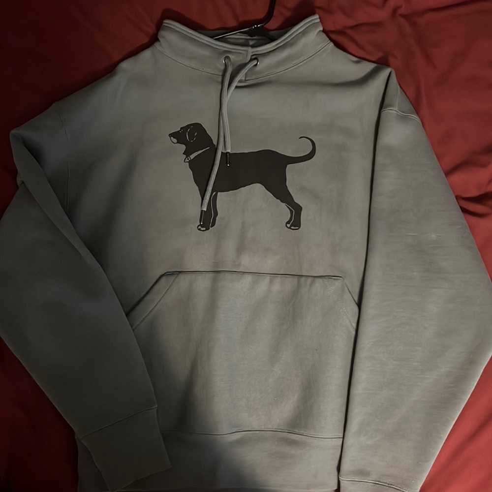 Black Dog Pullover